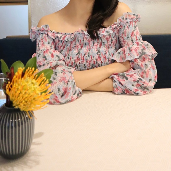 Lulu’s off shoulder top - Picture 3 of 3